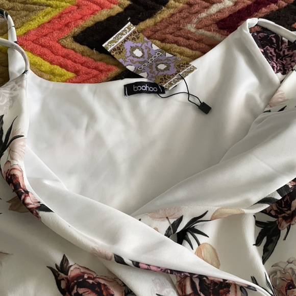 Boohoo Floral Wrap Midi Dress - Picture 6 of 7